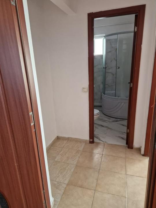 Apartament cu 2 camere in apropiere de Palas, semidecomandat, luminos, spatios!