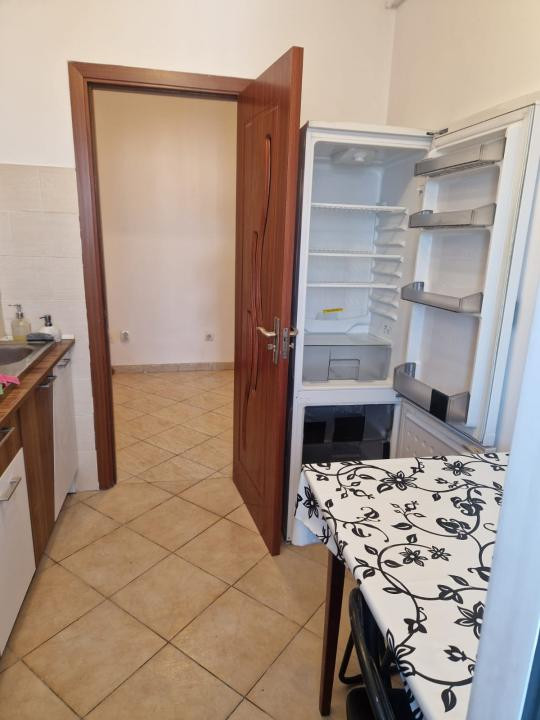 Apartament cu 2 camere in apropiere de Palas, semidecomandat, luminos, spatios!