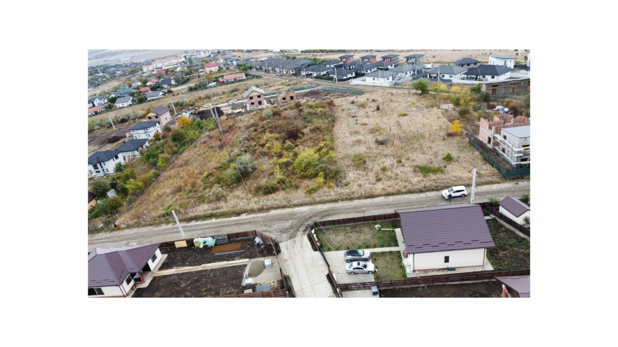 Teren de 3200 m² în Valea Lupului, pentru case/duplexuri/înșiruite