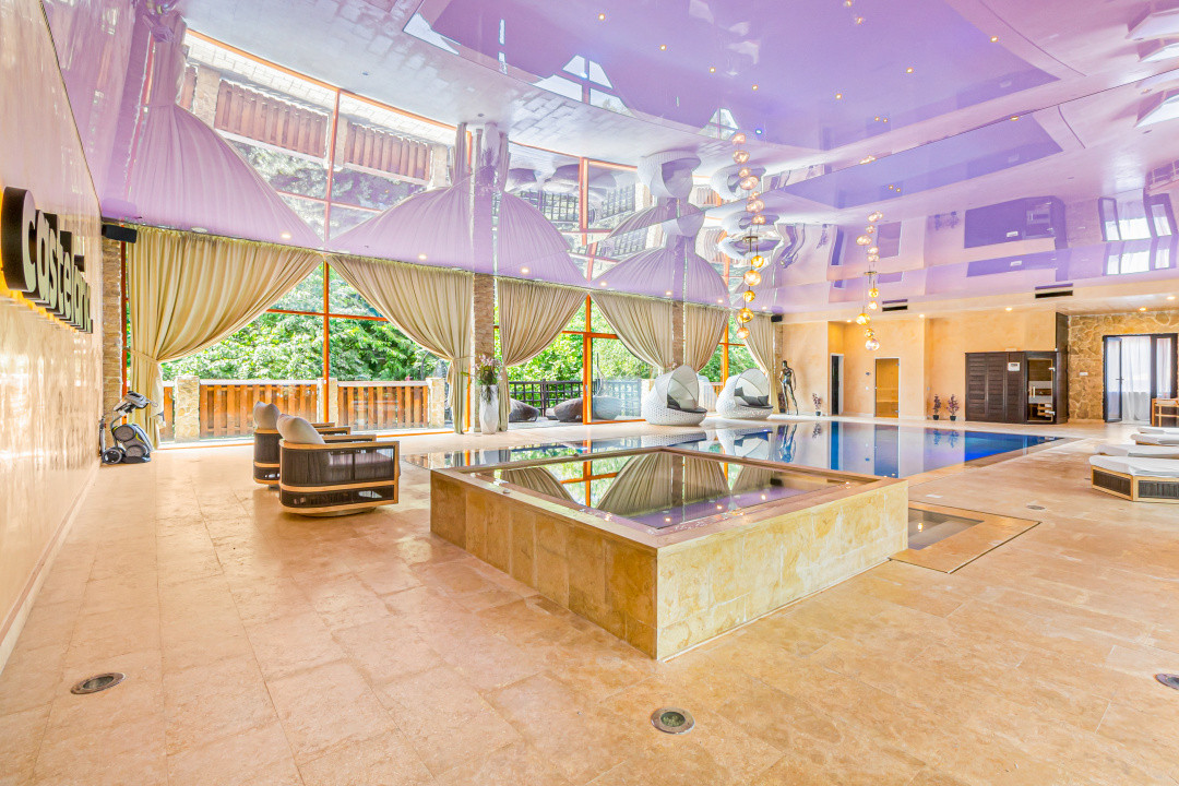 Vilă spectaculoasă lângă Castelul Bran cu piscină și cramă COMISION 0%