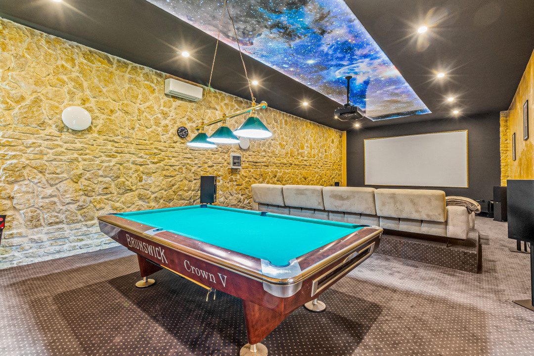 Vilă de lux în Bran | SPA complet, sală cinema, râu privat, lângă Castel