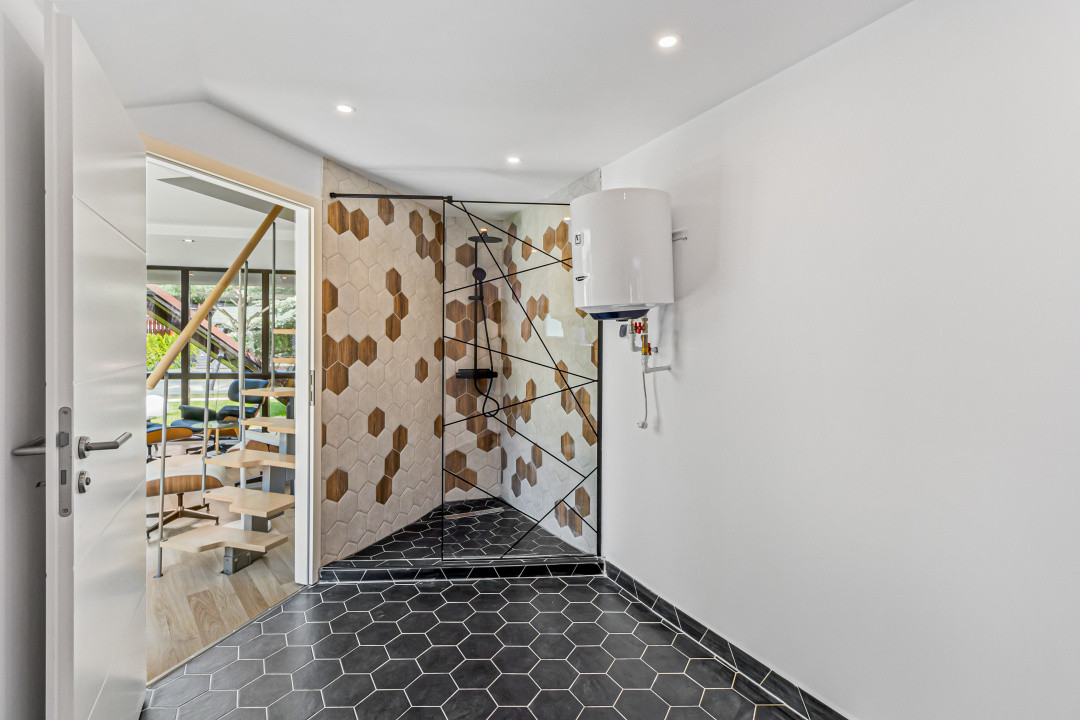 Vilă de lux în Bran | SPA complet, sală cinema, râu privat, lângă Castel