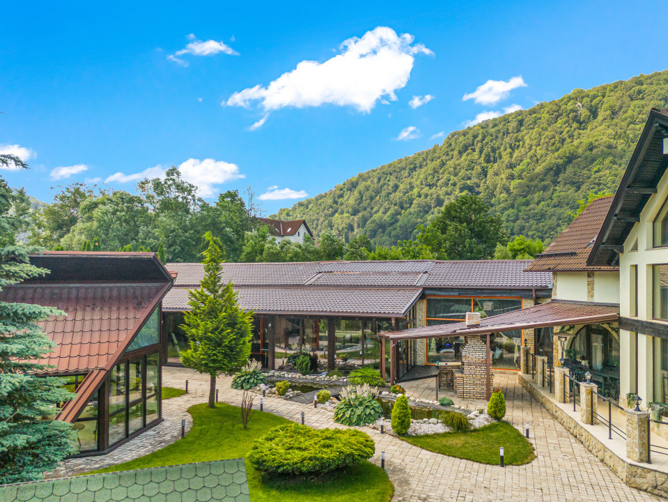 Vilă de lux în Bran | SPA complet, sală cinema, râu privat, lângă Castel