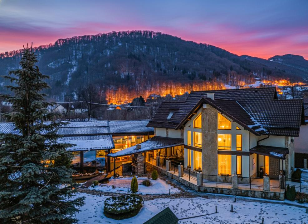 Vilă de lux în Bran | SPA complet, sală cinema, râu privat, lângă Castel