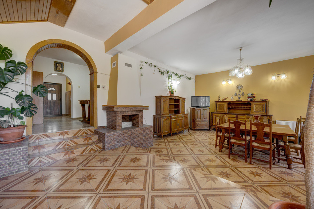 Casa de vacanta cu teren 5394 mp, Pucioasa, Dambovita	