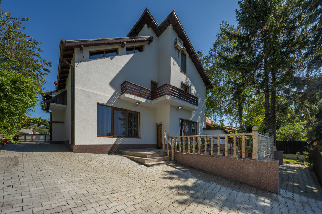 Casa de vacanta cu teren 5394 mp, Pucioasa, Dambovita	