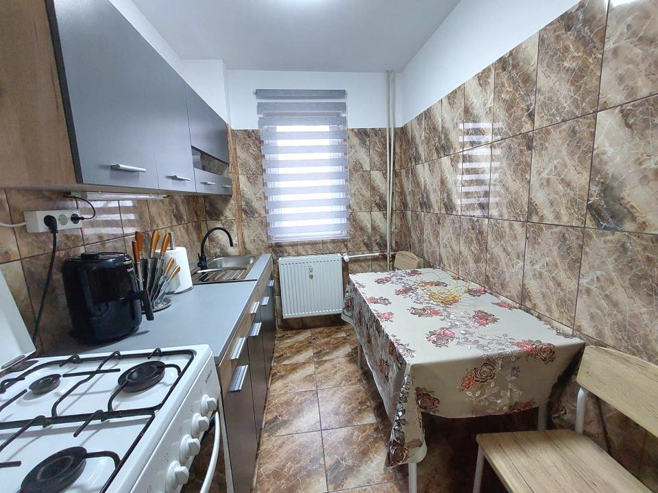 Oportunitate închiriere! Apartament 2 camere semidecomandat