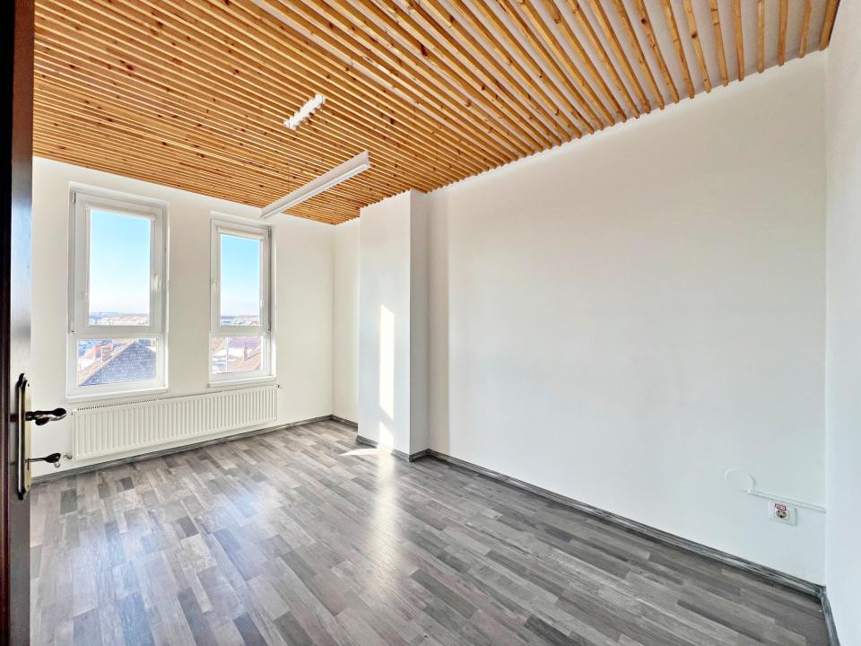 Spații de birouri de închiriat – 80 mp și 100 mp – clădire de birouri cu lift