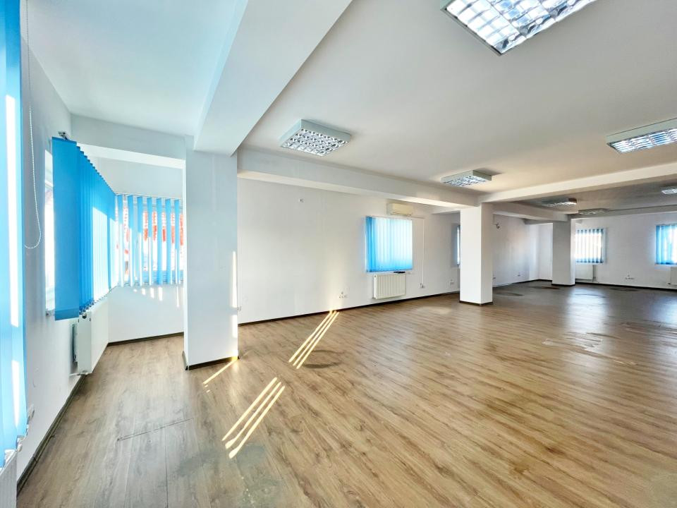 Spații de birouri de închiriat – 80 mp și 100 mp – clădire de birouri cu lift