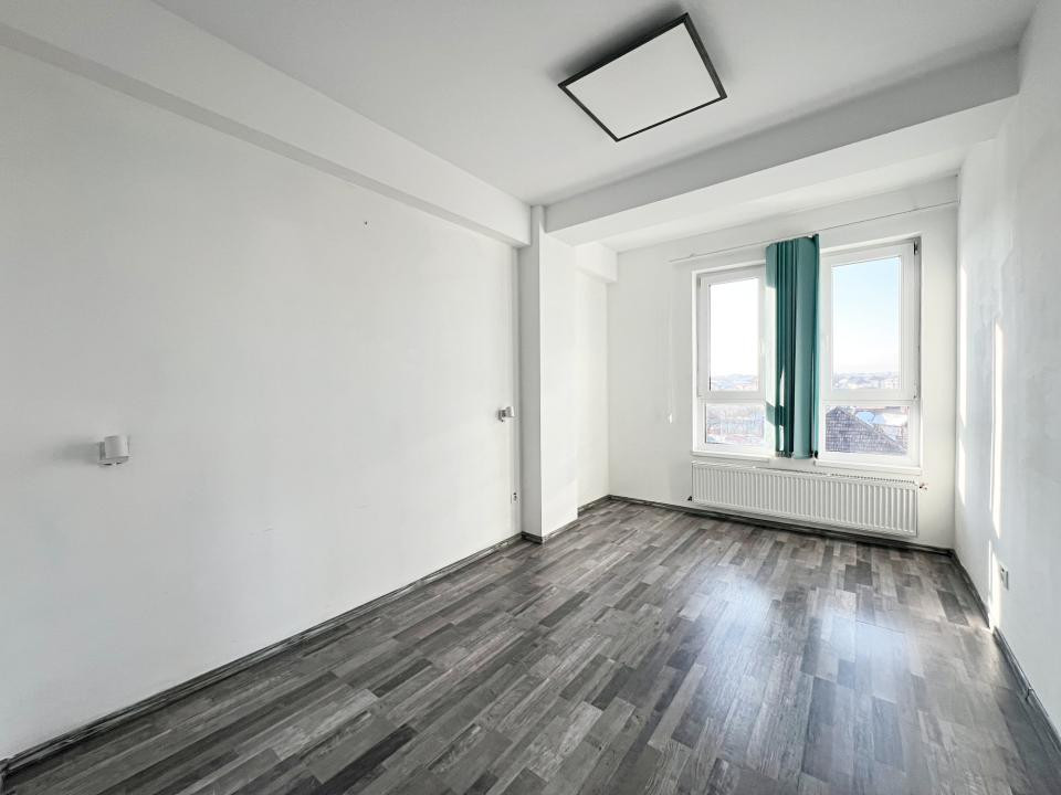 Spații de birouri de închiriat – 80 mp și 100 mp – clădire de birouri cu lift