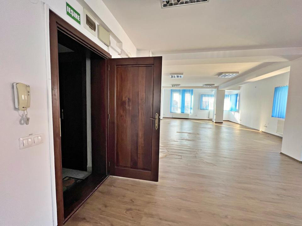 Spații de birouri de închiriat – 80 mp și 100 mp – clădire de birouri cu lift