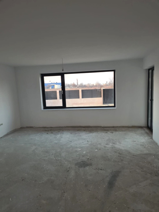 Casă parter, construcție solidă, teren generos – Cârcea, zona Metro