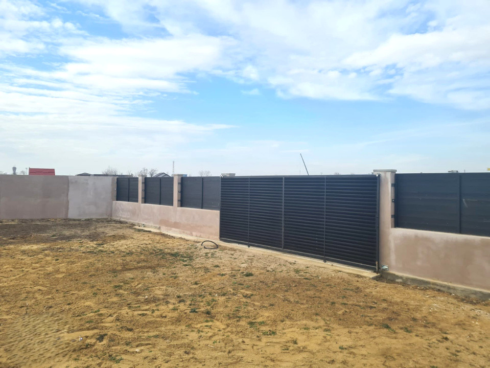 Casă parter, construcție solidă, teren generos – Cârcea, zona Metro