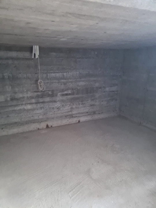 Casă parter, construcție solidă, teren generos – Cârcea, zona Metro