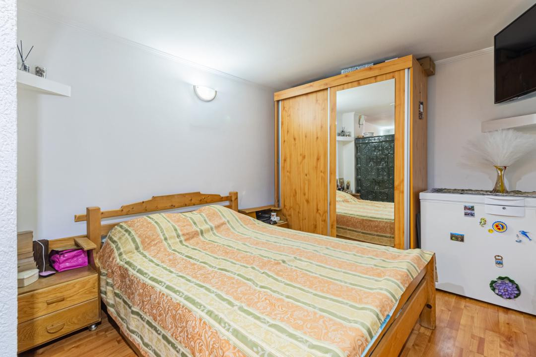 Casă individuală, vedere către Bucegi, la 300 m de Centru, Gară sau Cantacuzino