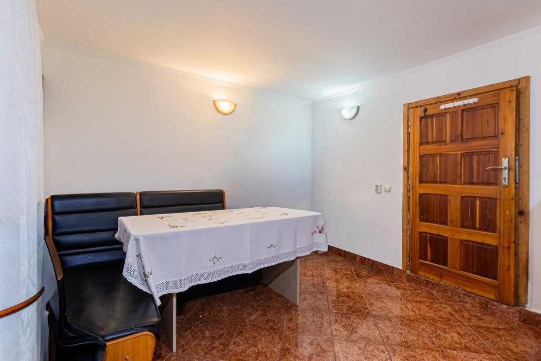 Casă individuală, vedere către Bucegi, la 300 m de Centru, Gară sau Cantacuzino