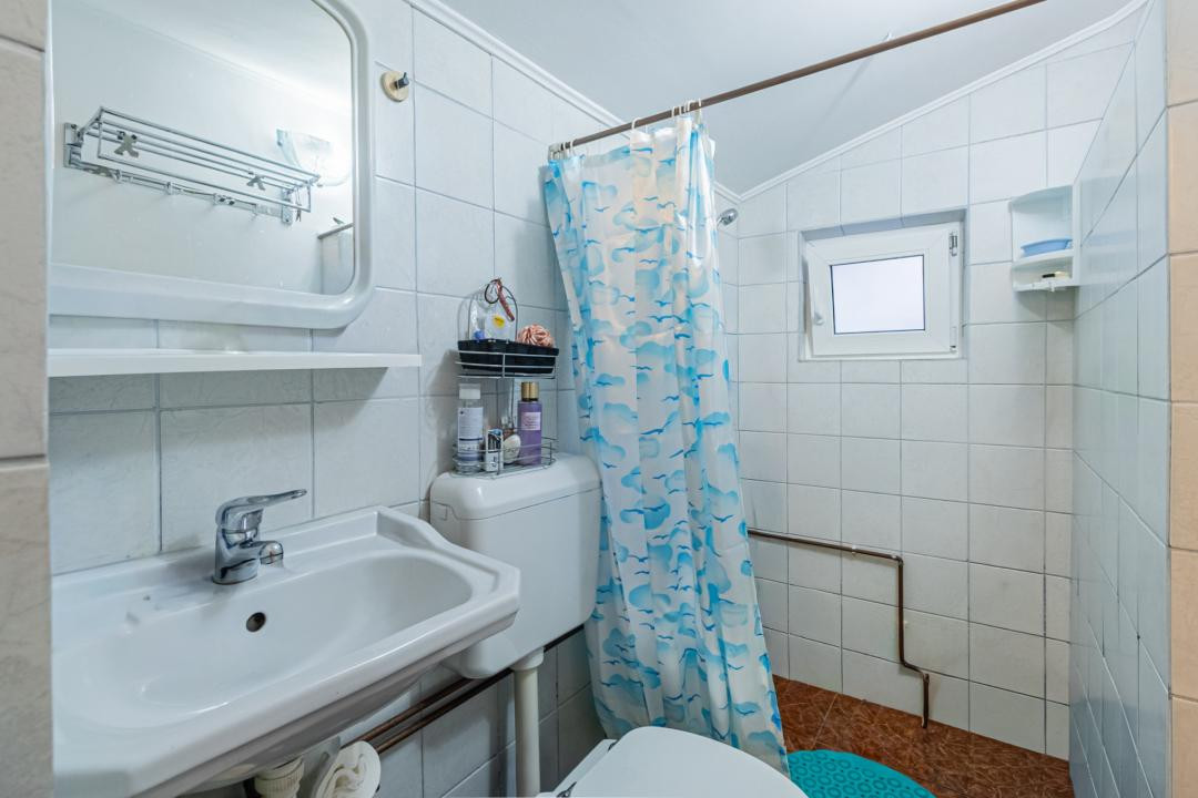 Casă individuală, vedere către Bucegi, la 300 m de Centru, Gară sau Cantacuzino