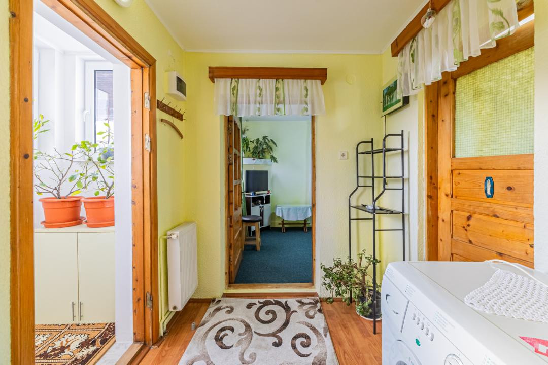 Casă individuală, vedere către Bucegi, la 300 m de Centru, Gară sau Cantacuzino