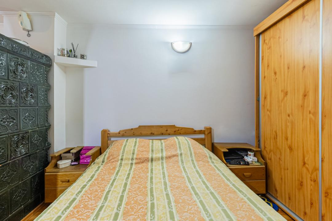 Casă individuală, vedere către Bucegi, la 300 m de Centru, Gară sau Cantacuzino