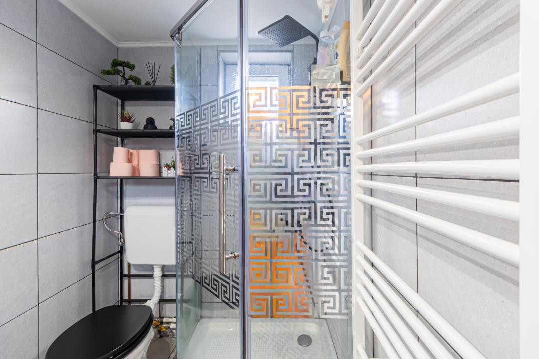 Casă individuală, vedere către Bucegi, la 300 m de Centru, Gară sau Cantacuzino