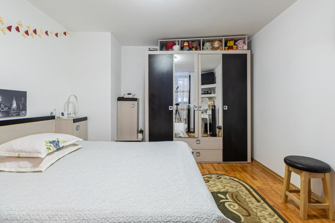 Casă individuală, vedere către Bucegi, la 300 m de Centru, Gară sau Cantacuzino