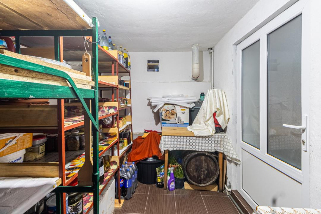 Casă individuală, vedere către Bucegi, la 300 m de Centru, Gară sau Cantacuzino