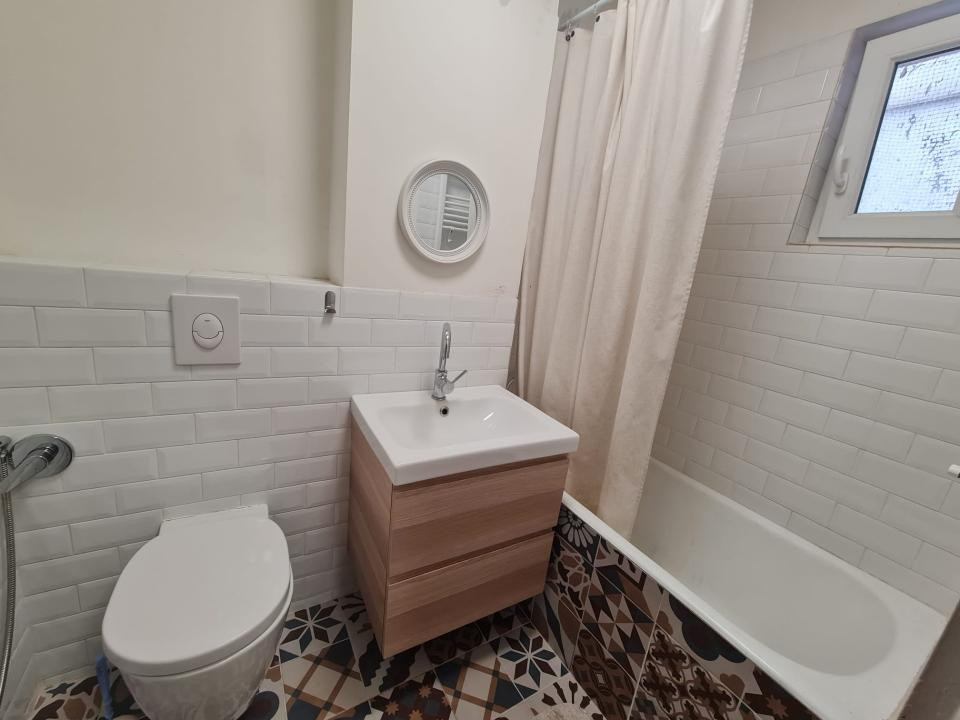 Apartament cu 2 camere decomandate in Podu Ros,  vizavi de Palas, COMISION ZERO!