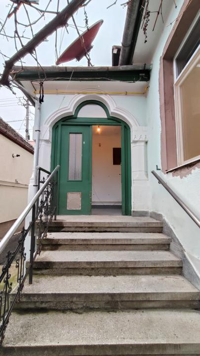 Casă de vanzare  cu 4 camere și pivniță, str. Teilor – Sibiu