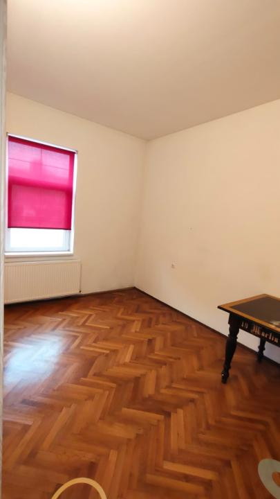 Casă de vanzare  cu 4 camere și pivniță, str. Teilor – Sibiu