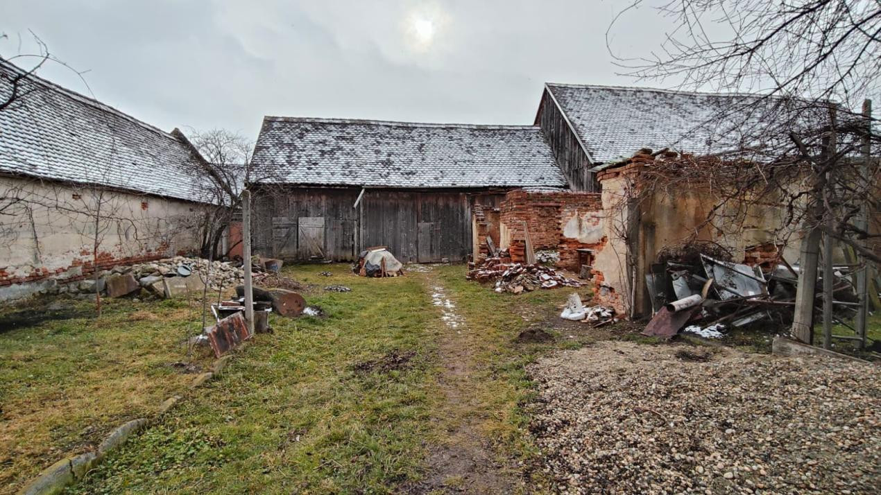 Casa saseasca de  vanzare in Cristian 