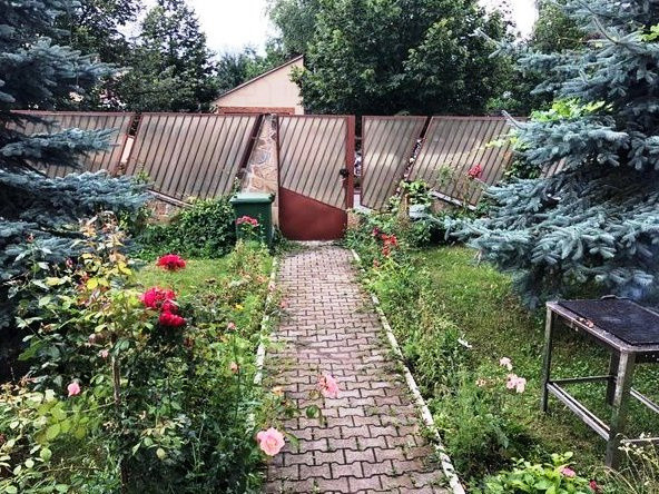 Casă de vânzare în Brașov, zona Tractorul, S utilă - 544 mp, S teren - 700 mp.