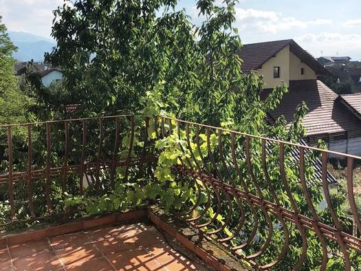 Casă de vânzare în Brașov, zona Tractorul, S utilă - 544 mp, S teren - 700 mp.