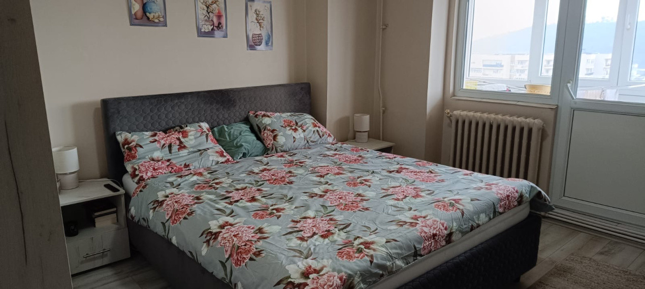 Apartamente 4 camere Cug, 2 bai, 2 balcoane, la strada principala!