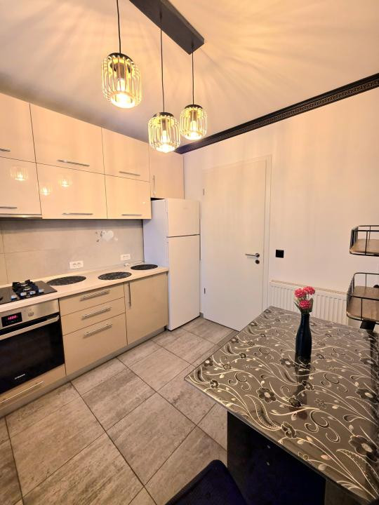 Închiriere 2 camere lângă Mall Coresi 