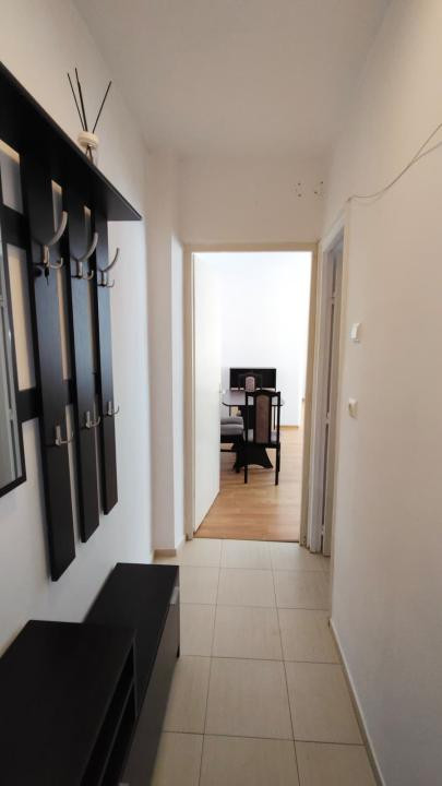 APARTAMENT DE INCHIRIAT 2 CAMERE STR SEMAFORULUI
