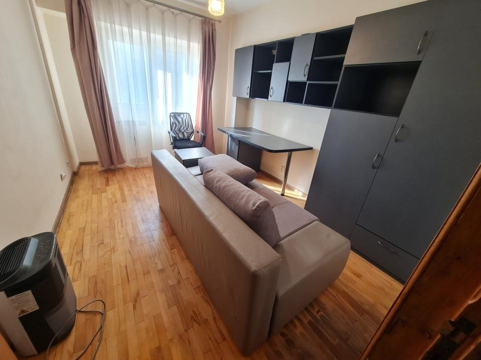 Apartament cu 4 camere si 2 bai, plus 2 balcoane, Esplanada Nicolina!