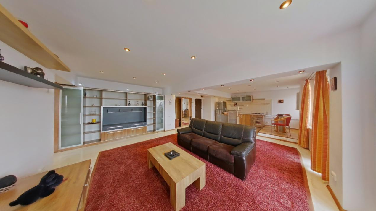 Apartament 2 camere, suprafata generoasa - Centrul Civic