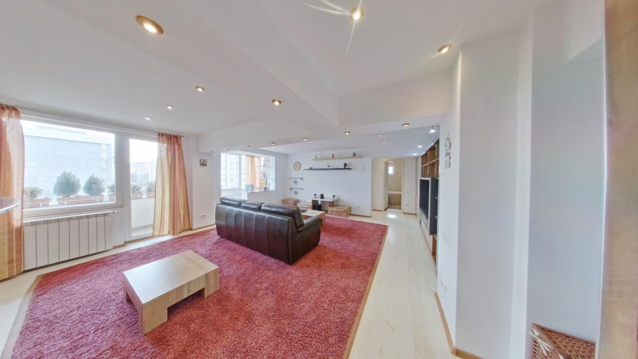 Apartament 2 camere, suprafata generoasa - Centrul Civic