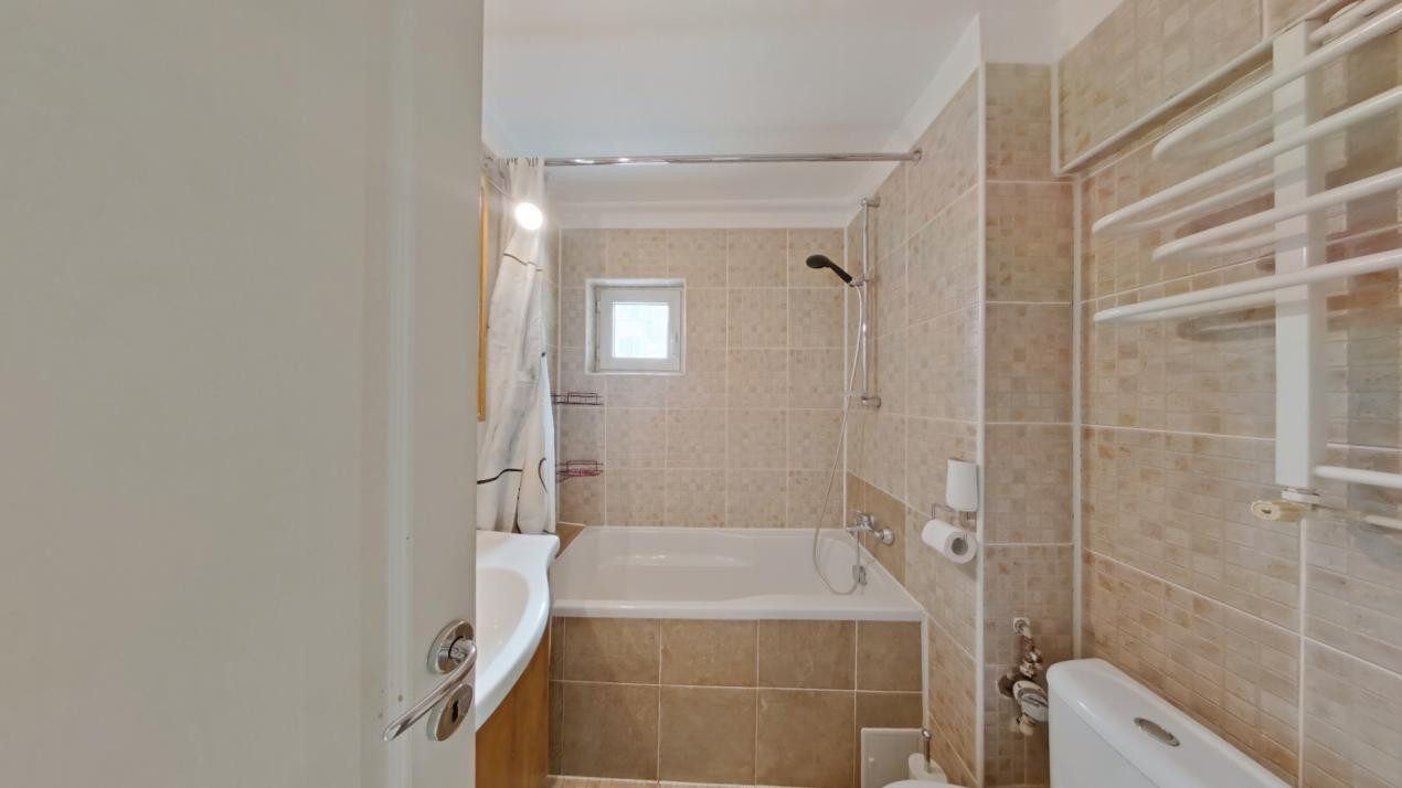 Apartament 2 camere, suprafata generoasa - Centrul Civic