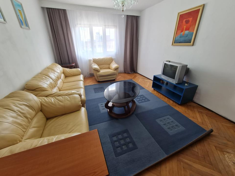 Apartament cu 2 camere decomandate in zona Bisericii Frumoasa