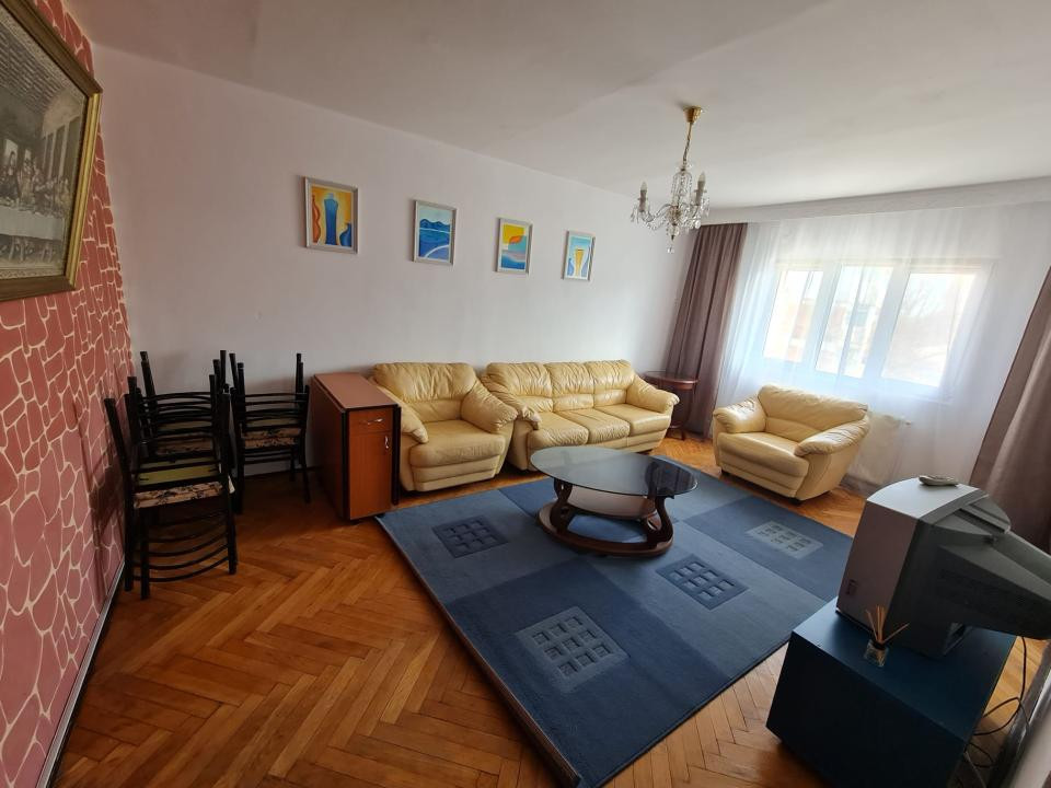 Apartament cu 2 camere decomandate in zona Bisericii Frumoasa
