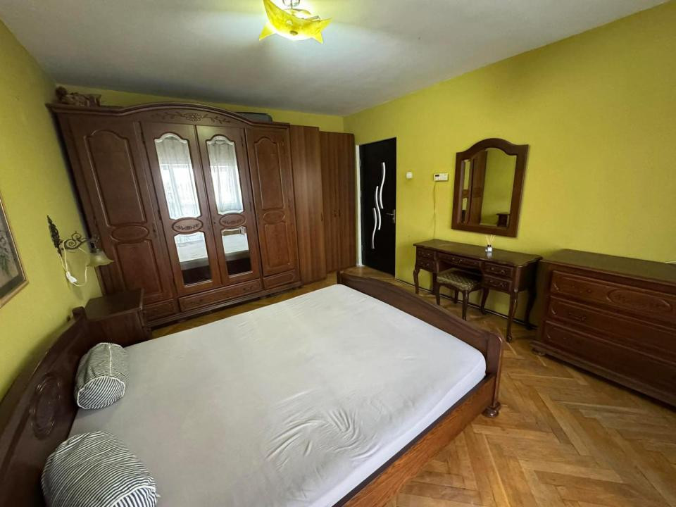 Apartament cu 2 camere decomandate in zona Bisericii Frumoasa