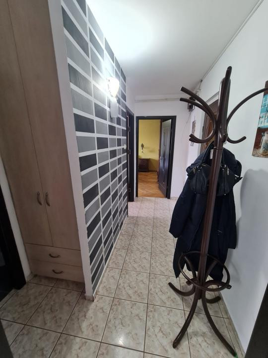 Apartament cu 2 camere decomandate in zona Bisericii Frumoasa