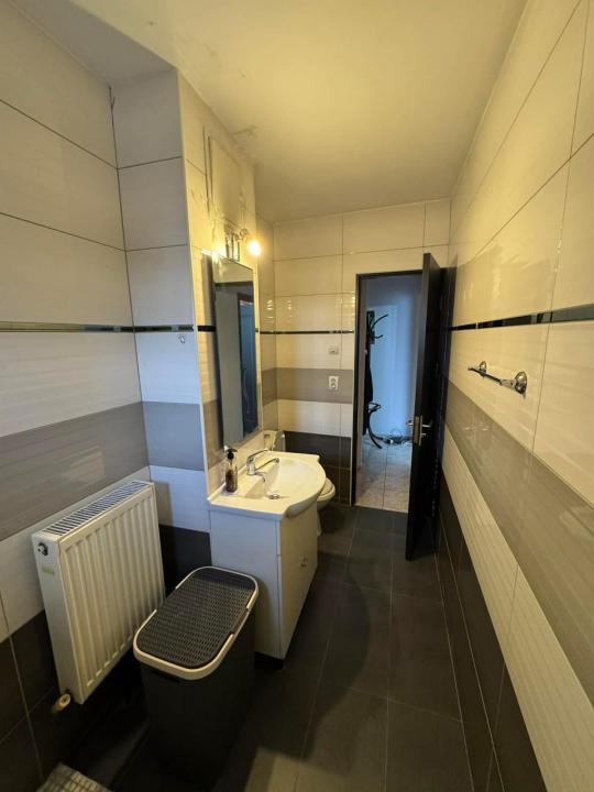 Apartament cu 2 camere decomandate in zona Bisericii Frumoasa