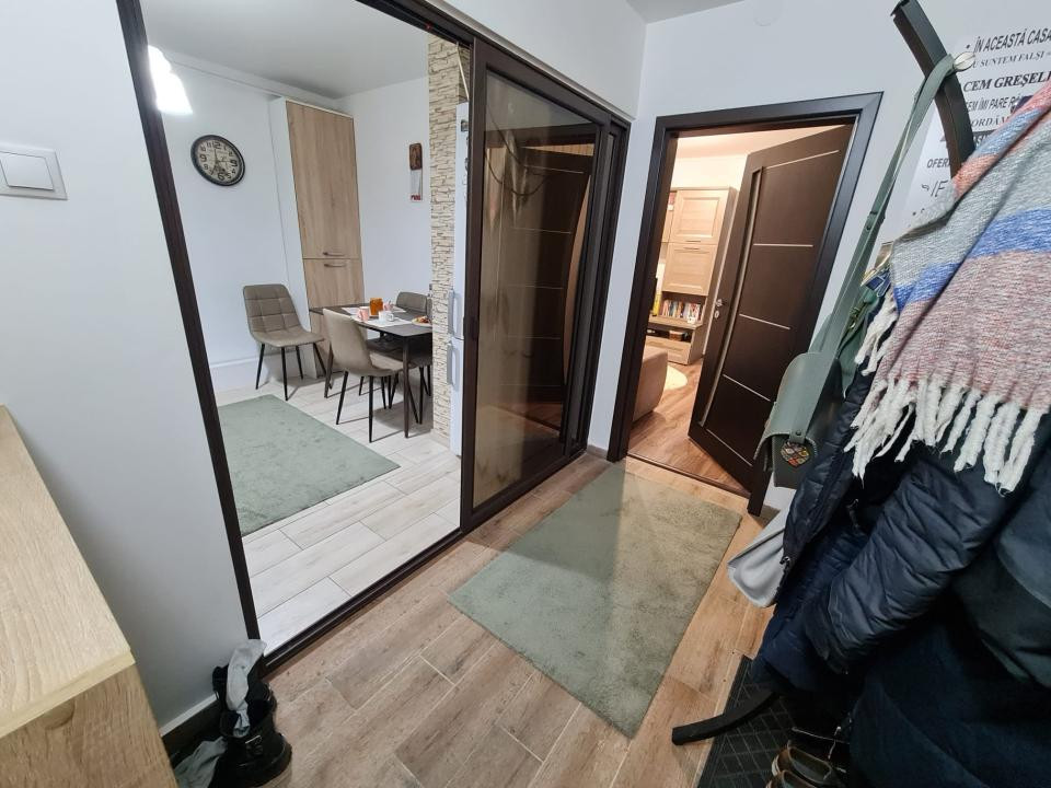 Apartament ultrafinisat cu balcon, la parter, in Pod de Piatra, fara risc!