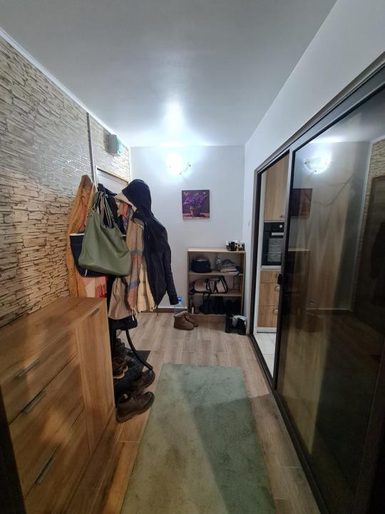 Apartament ultrafinisat cu balcon, la parter, in Pod de Piatra, fara risc!