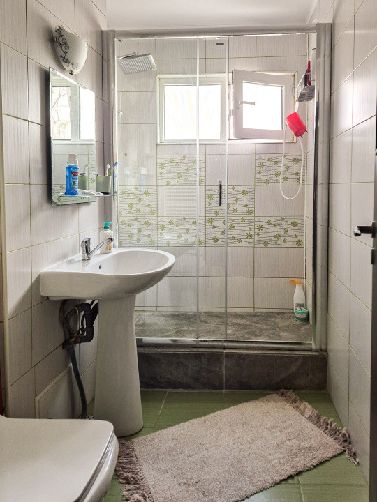 Zero comision!  Ultrafinisat cu balcon, 2 camere, in Pod de Piatra, fara risc!