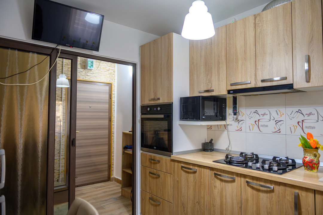 Zero comision!  Ultrafinisat cu balcon, 2 camere, in Pod de Piatra, fara risc!