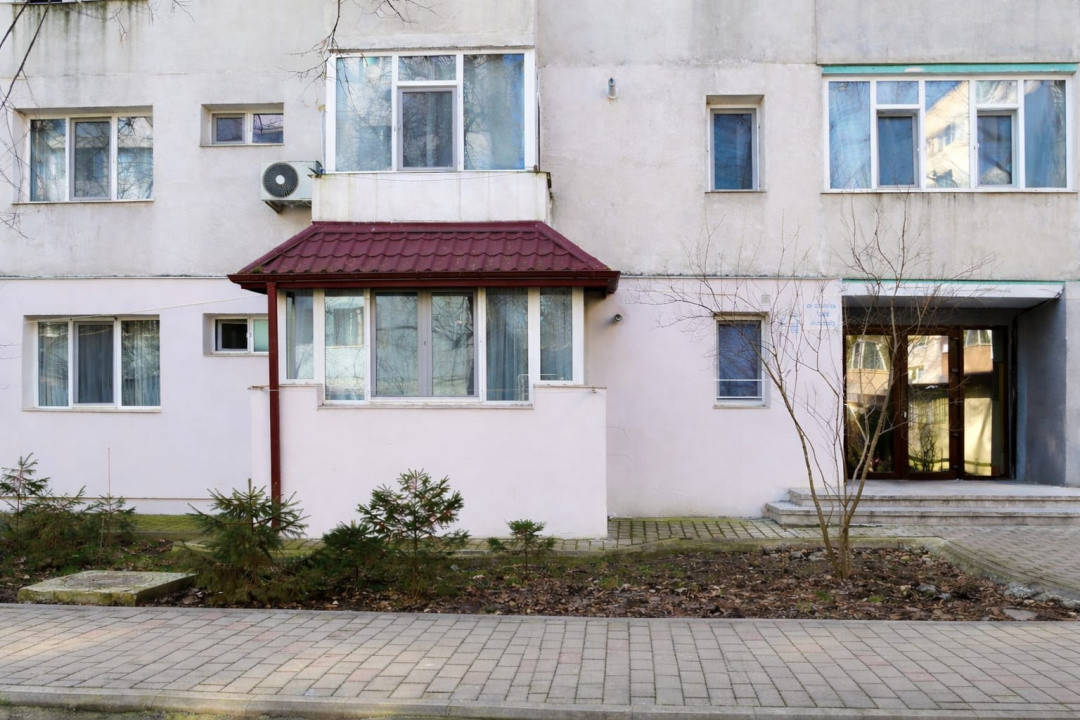 Zero comision!  Ultrafinisat cu balcon, 2 camere, in Pod de Piatra, fara risc!