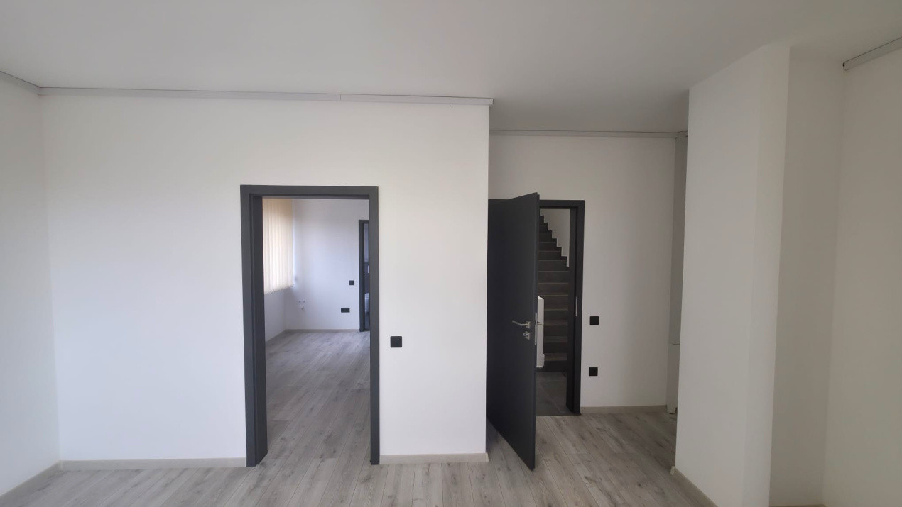 Spatiu Premium în Duplex pentru birou: 6 Camere, Infrastructură IT, Parcare